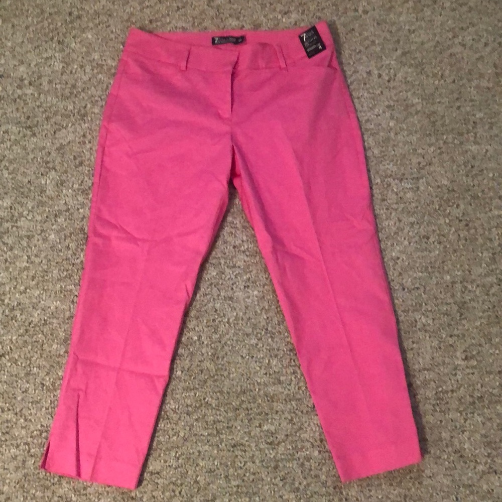 NWT New York and Company Pink Crop Pant